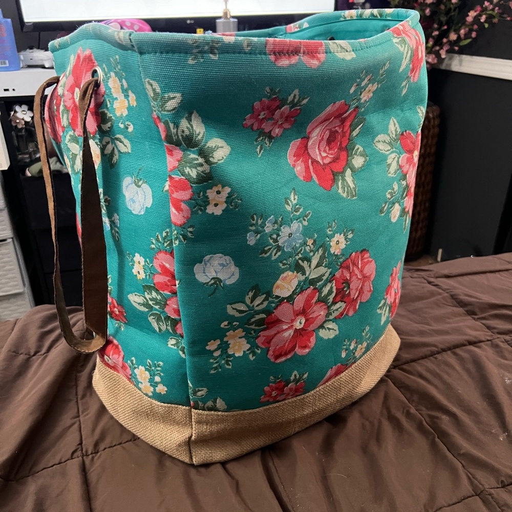 Clothes hamper collapsable